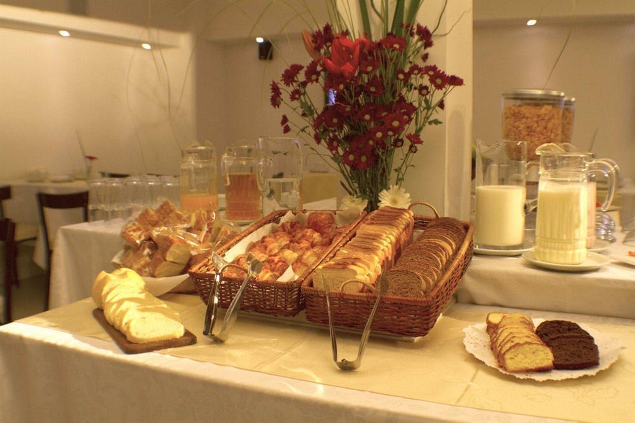 Ker Urquiza Hotel Буенос Айрес Екстериор снимка